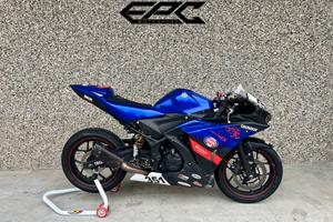 Yamaha YZF R3 2018 solo pista