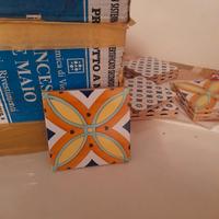 Patchwork di 70 mattonelle vietri dipinte a mano