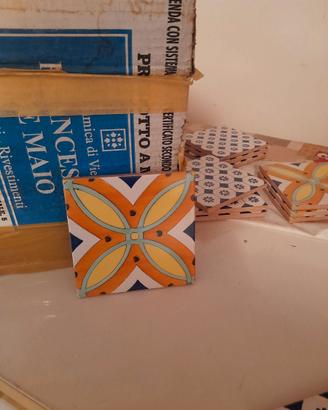 Patchwork di 70 mattonelle vietri dipinte a mano
