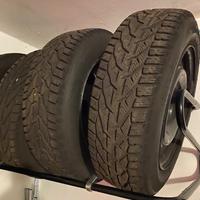 Set Gomme invernali con cerchi 185/65/R15