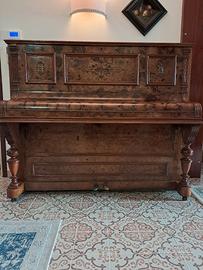 Pianoforte in radica di noce 