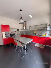 CUCINA AD ANGOLO ROSSA