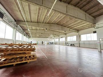 CAPANNONE A STRAMBINO