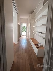 mensole in legno bianco + cassapanca