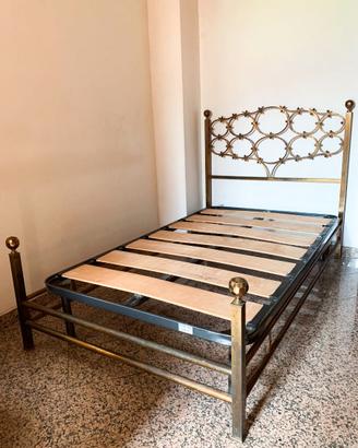 Letto in ottone con rete ortopedica