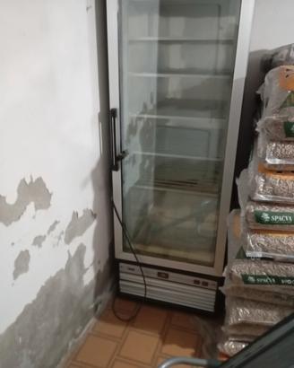 Frigo a vetrina