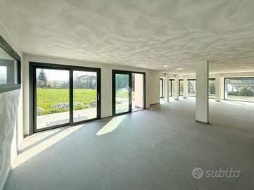 NEGOZIO A COLLE BRIANZA