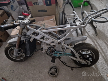 Minimoto raffreddamento a liquido da completare