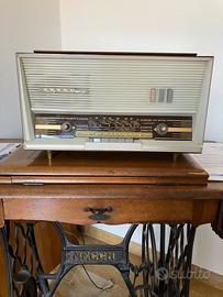 Radiofonografo Magnafon degli anni 1960