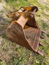 Benna per escavatore da 35 quintali