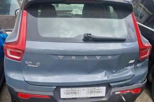 Volvo xc40 recharge anno 2022 per ricambi (2a)