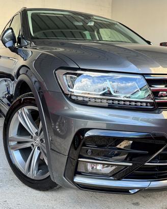 Volkswagen Tiguan 2.0 TDI 4MOTION Advanced R-LINE 