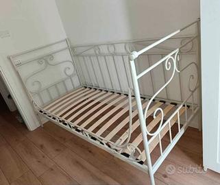 Letto singolo  in ferro battuto bianco avorio