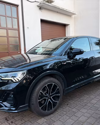 Audi Q3 sportback s line 1.5 mhev