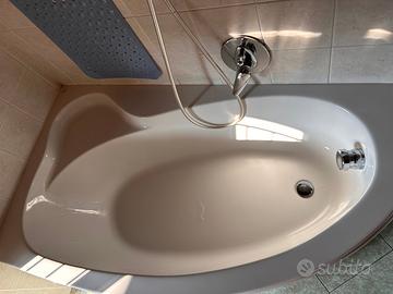 Vasca da bagno in resina (in appoggio)