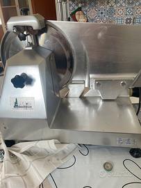 Affettatrice professionale  v220
