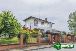 MERAVIGLIOSA VILLA UNIFAMILIARE UNICA NEL SUO GENE