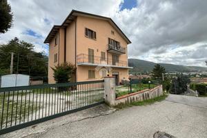 5 LOCALI A GUALDO TADINO