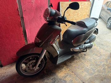 Scarabeo 400