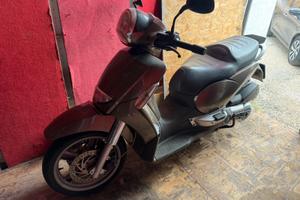 Scarabeo 400