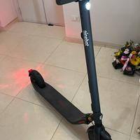 Monopattino elettrico SEGWAY Ninebot E25E