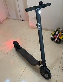 Monopattino elettrico SEGWAY Ninebot E25E