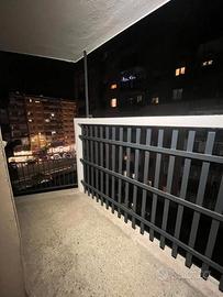 Tiburtina stanza con balcone