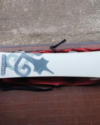 Tavola snowboard con attacchi e sacca