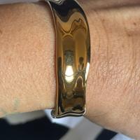 Bracciale aperto fascia larga oro Pandora