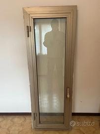 finestra in alluminio con vetri doppi