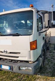 NISSAN ATLEON CON GRU E RIBALTABILE PAT. B