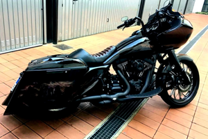 Harley davidson road glide 2016 " joker edition "