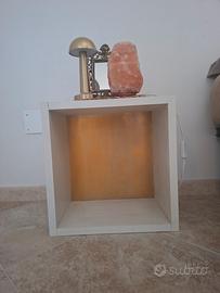 Coppia di Comodini a Cubo Moderni – Bianco e Oro 