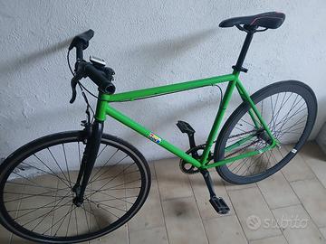 bicicletta scatto fisso
