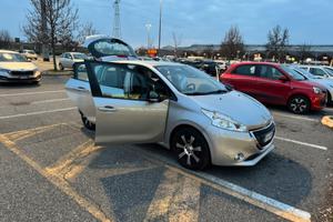 Peugeot 208 neopatentato