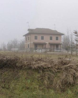 Immobile in asta di 216 m² con 4 locali e box auto