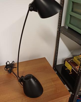 LAMPADA DA TAVOLO LED ORIENTABILE  