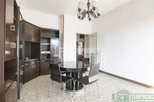 TRILOCALE ULTIMO PIANO - LUMINOSO, CON BOX E DOPPI