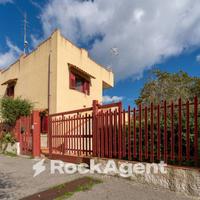 VILLA 8 VANI CON TERRAZZE - COLLINA ACI TREZZA - C