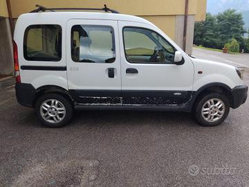auto Renault 4x4