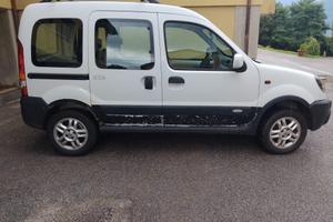 auto Renault 4x4