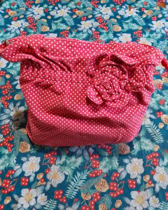 borsa a mano in tessuto morbido a pois 