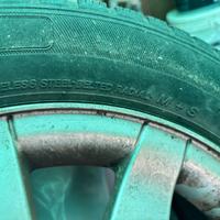 2 cerchi in lega piu gomme renault