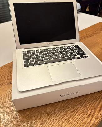 Macbook Air 13 pollici model A1466