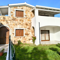San TEODORO con terrazzi e giardino