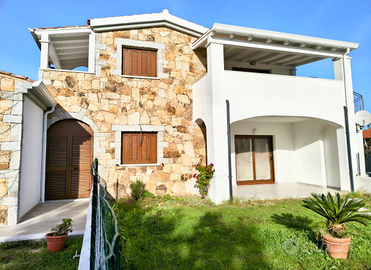 San TEODORO con terrazzi e giardino