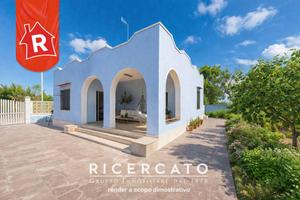 Villa di 120 m² con 5 locali e box auto a Lecce