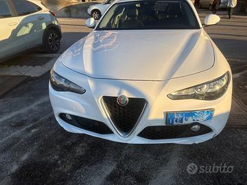 Alfa Romeo Giulia  2017