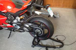 Ducati superleggera V4