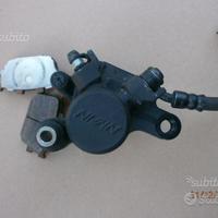 Pinza freno posteriore yamaha r1 big bang